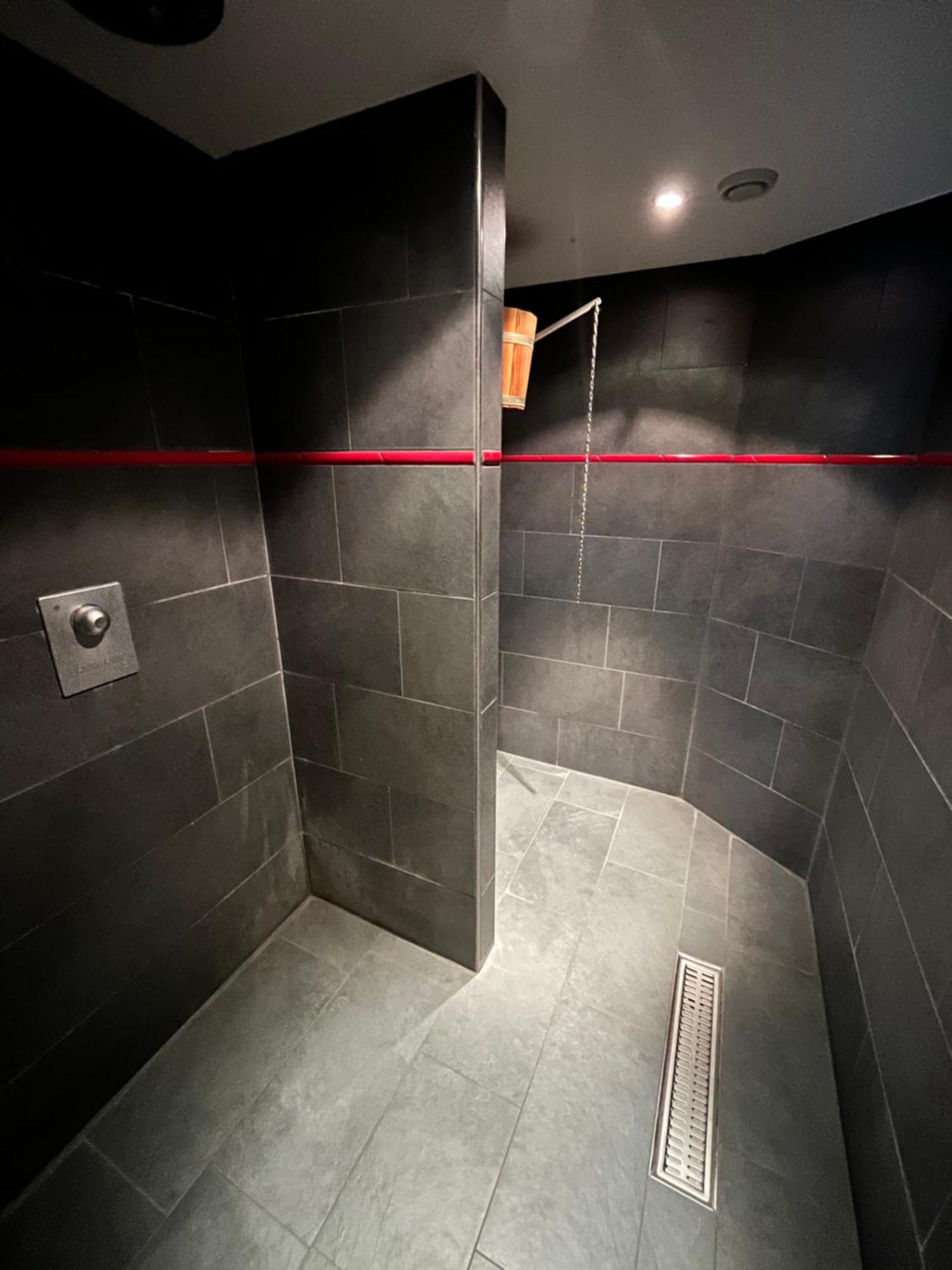 Hotel Alfa Superieur - Leukerbad-Therme ภายนอก รูปภาพ