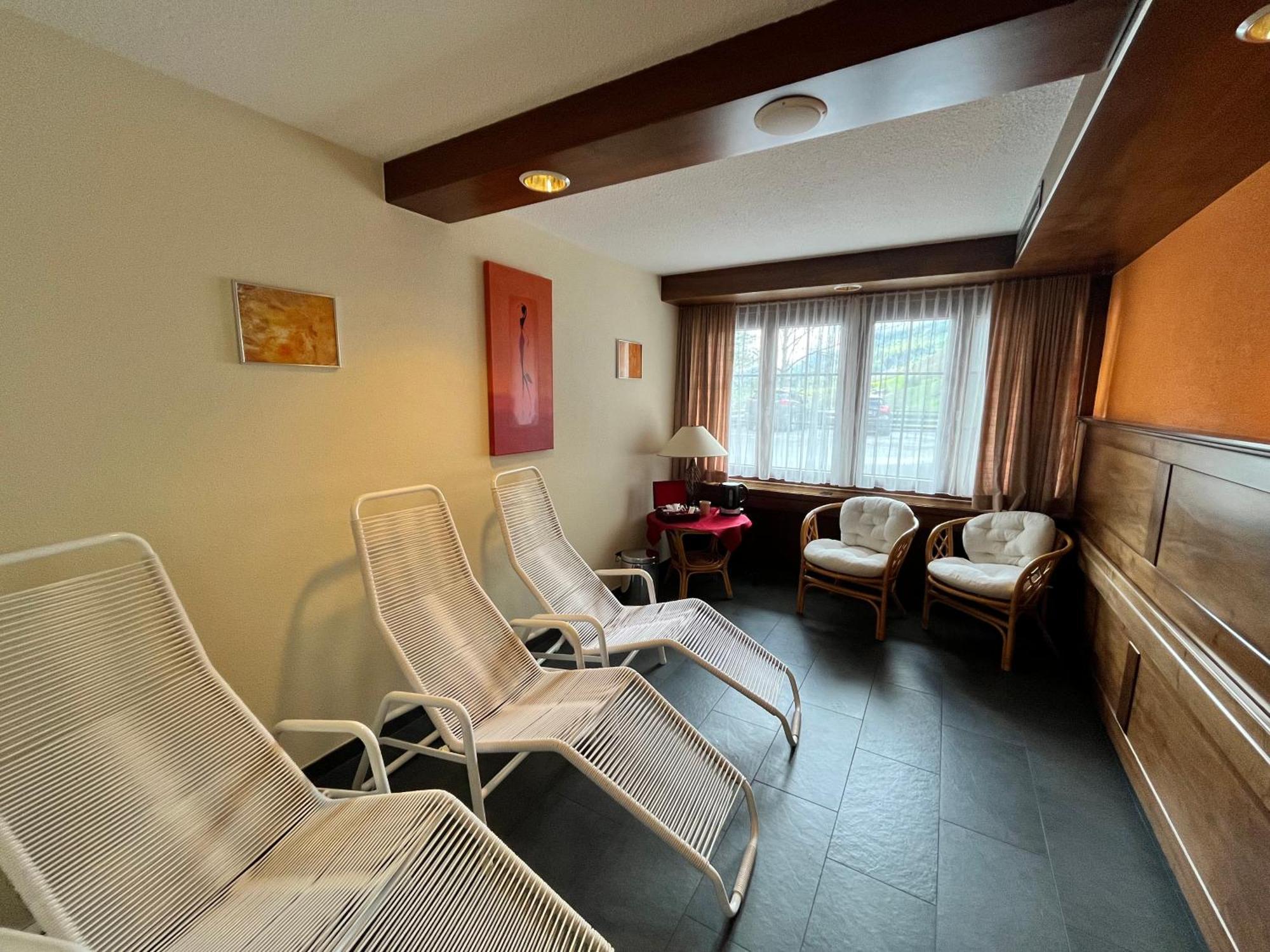 Hotel Alfa Superieur - Leukerbad-Therme ภายนอก รูปภาพ